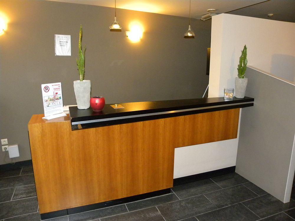Green Hotel Генк Экстерьер фото